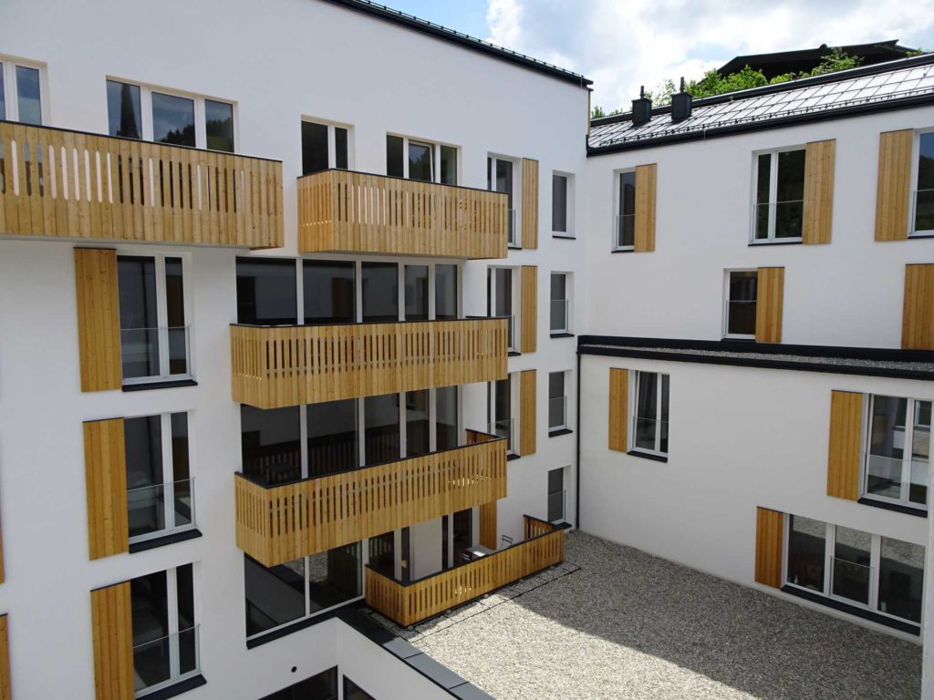 Dachkonstruktion, Balkone und Fassade in Fieberbrunn