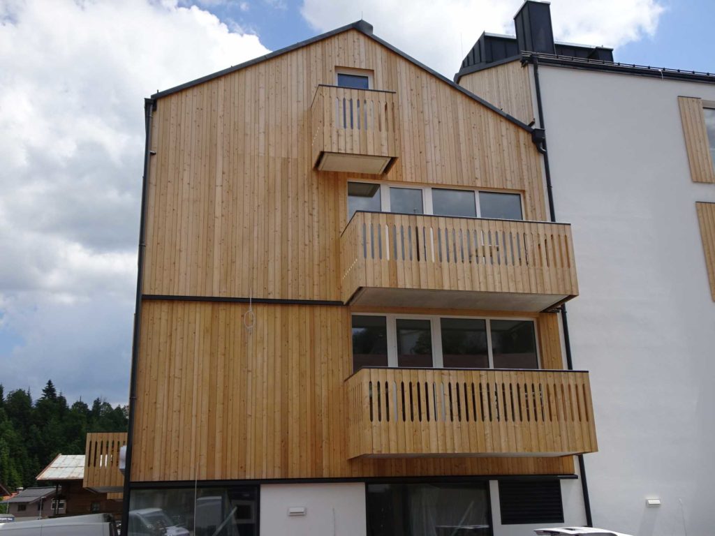 Dachkonstruktion, Balkone und Fassade in Fieberbrunn